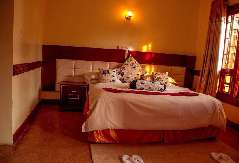 Fotos del hotel The Charity  International:  19