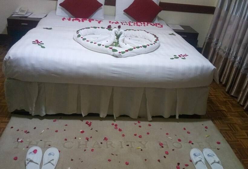 Fotos del hotel The Charity  International:  22