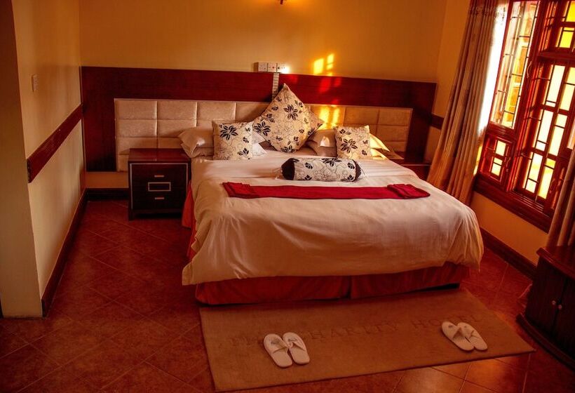 Fotos del hotel The Charity  International:  10