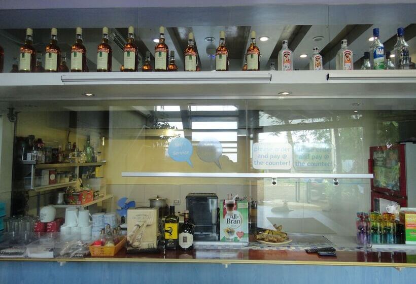 Fotos del hotel Alon Travelers Lodge:  4