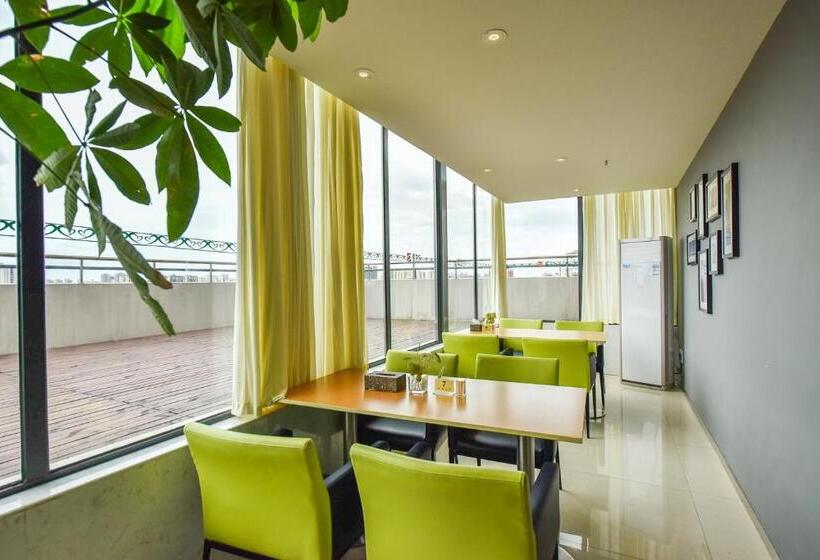 Fotos del hotel Jinjiang Inn Haikou Binhai Avenue Qilou Old Street:  6