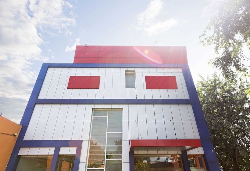 Fotos del hotel Reddoorz Plus @ Jalan Pemuda Jakarta:  5