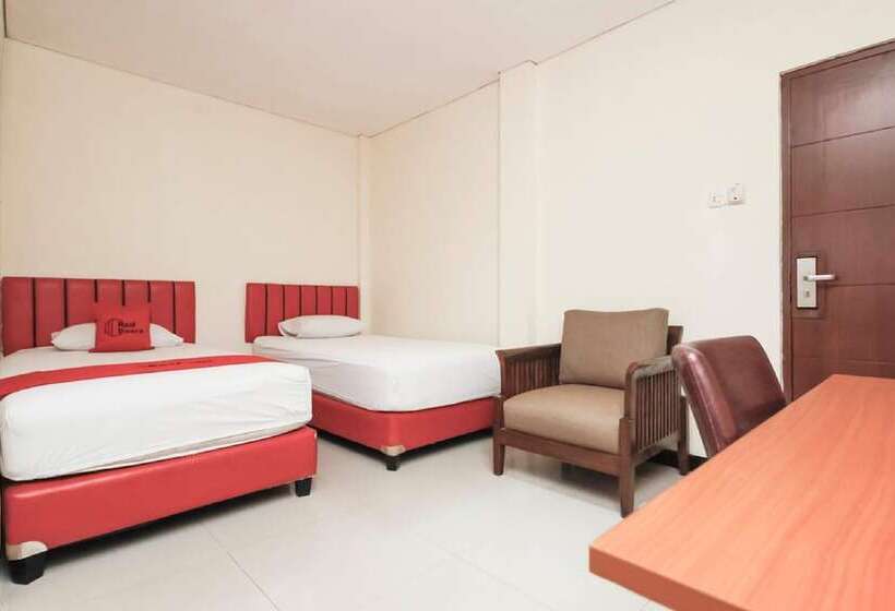 Fotos del hotel Reddoorz Plus @ Jalan Pemuda Jakarta:  13