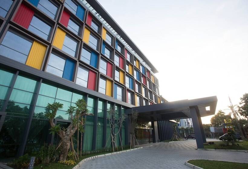 Fotos del hotel Ibis Styles Batam Nagoya:  8