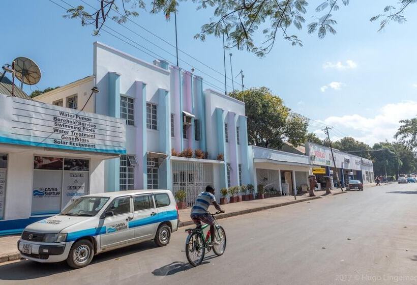 Woodlands Lodge & Tours