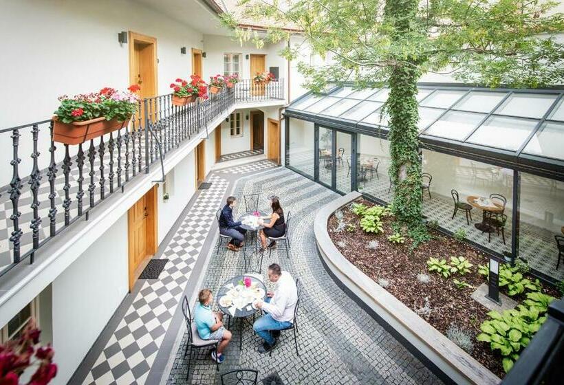 Fotos del hotel At The White Lily:  9