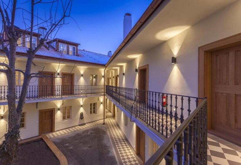 Fotos del hotel At The White Lily:  16