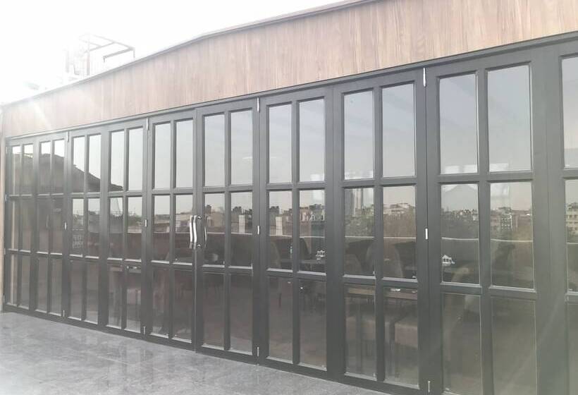 Fotos del hotel Aiwaneshahi:  23