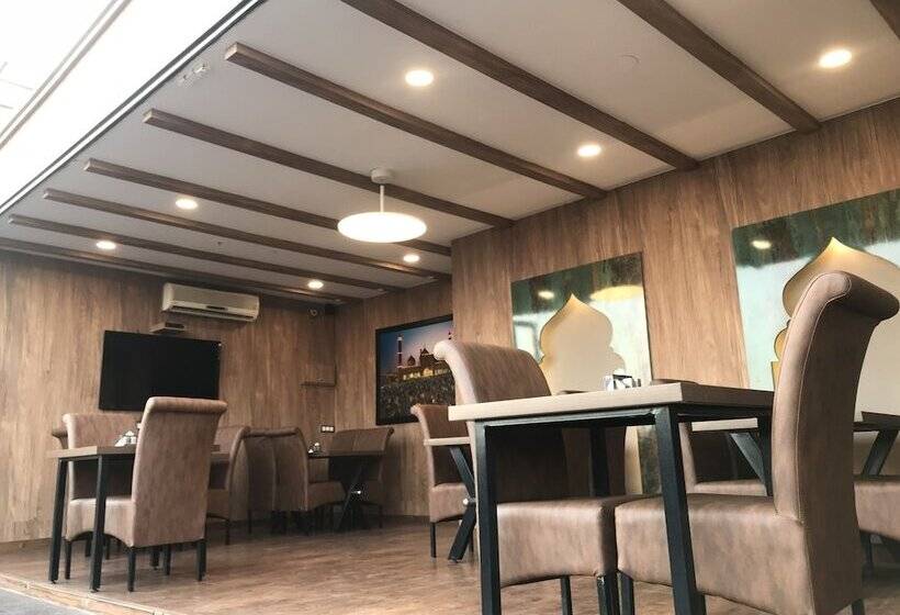 Fotos del hotel Aiwaneshahi:  4