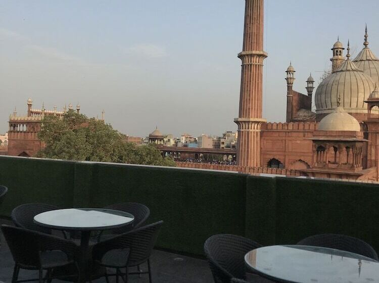 Fotos del hotel Aiwaneshahi:  25