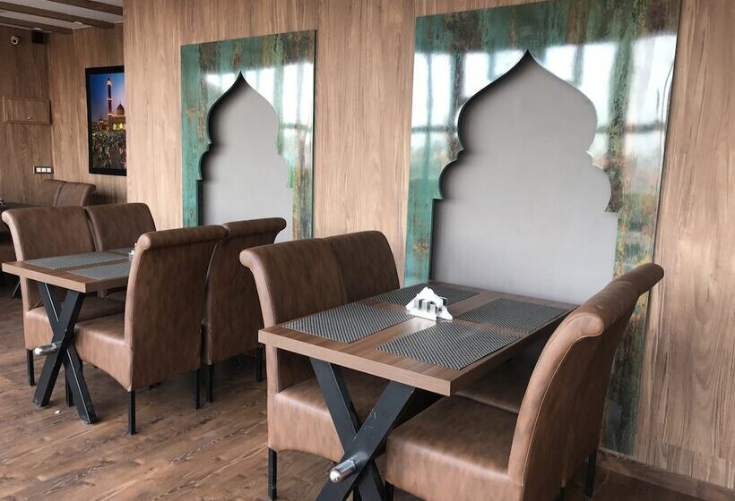 Fotos del hotel Aiwaneshahi:  10