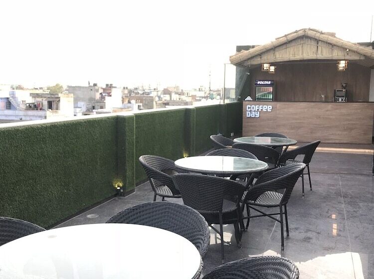 Fotos del hotel Aiwaneshahi:  6