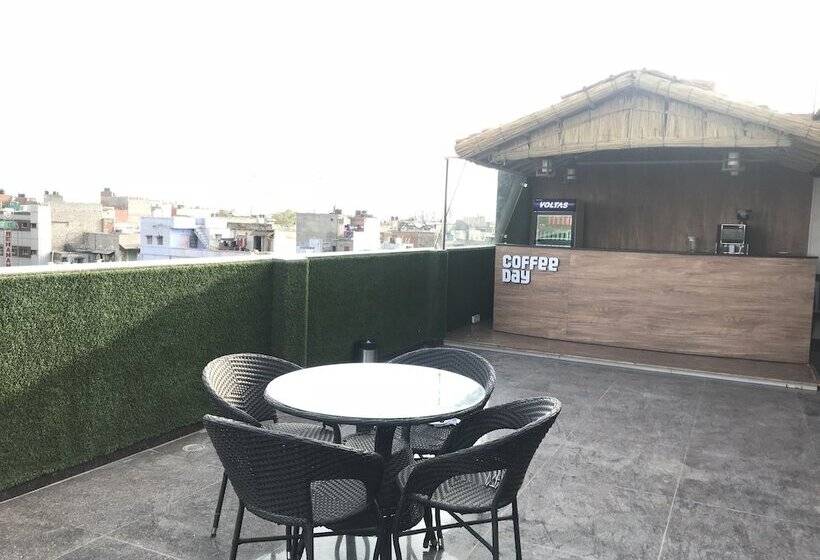 Fotos del hotel Aiwaneshahi:  24