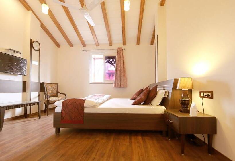 Fotos del hotel Aiwaneshahi:  2