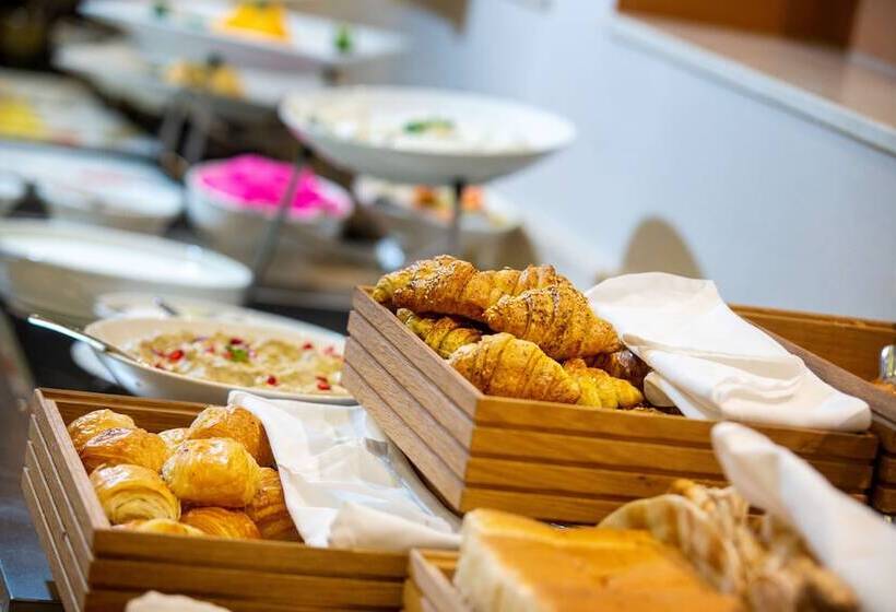 Fotos del hotel Golden Tulip Doha:  12