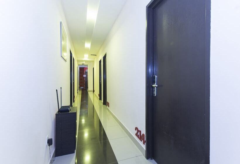 Fotos del hotel OYO 439 Night Queen Hotel:  3