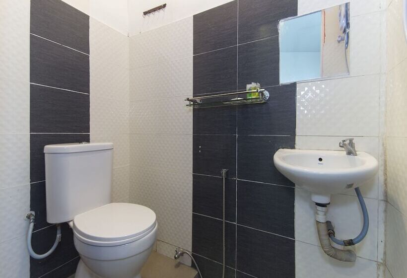 Fotos del hotel OYO 439 Night Queen Hotel:  15