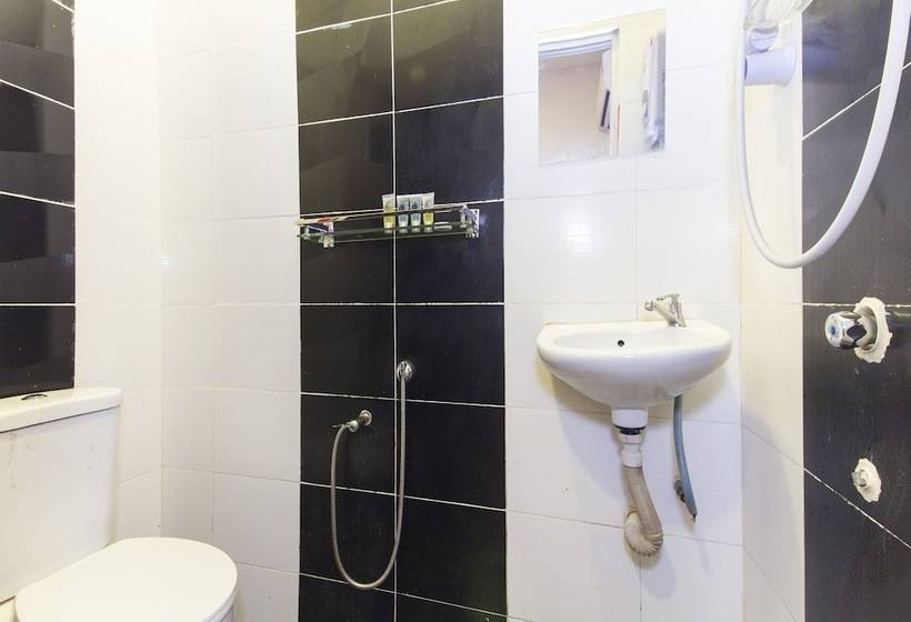 Fotos del hotel OYO 439 Night Queen Hotel:  21