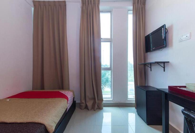 Fotos del hotel OYO 439 Night Queen Hotel:  11