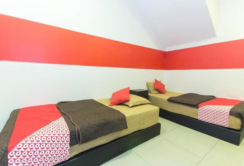 Fotos del hotel OYO 439 Night Queen Hotel:  7