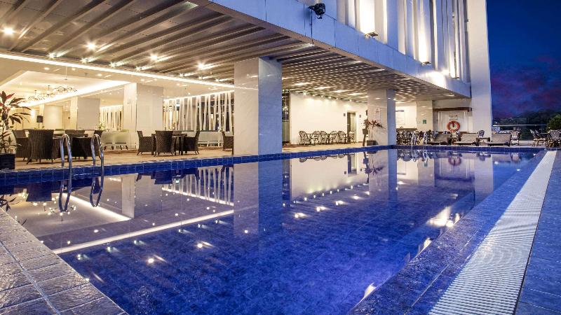 Fotos del hotel Golden Tulip Essential Makassar:  3