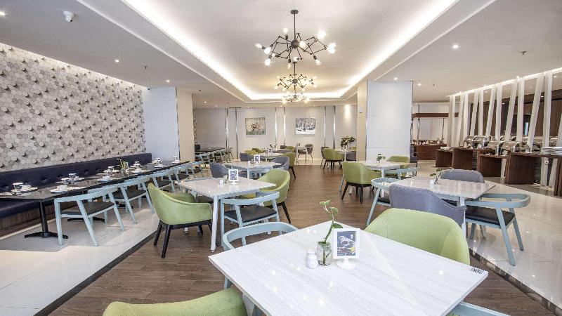 Fotos del hotel Golden Tulip Essential Makassar:  15