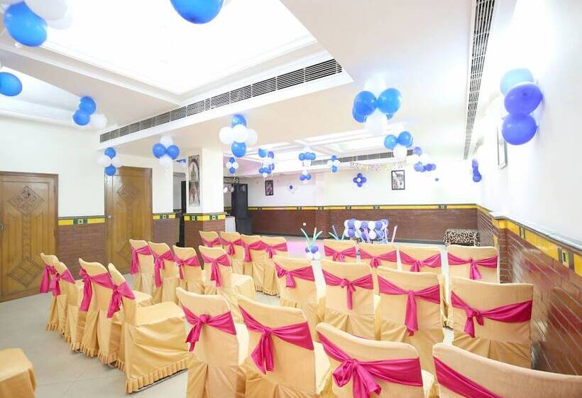 Fotos del hotel Treebo Town S Pride:  3