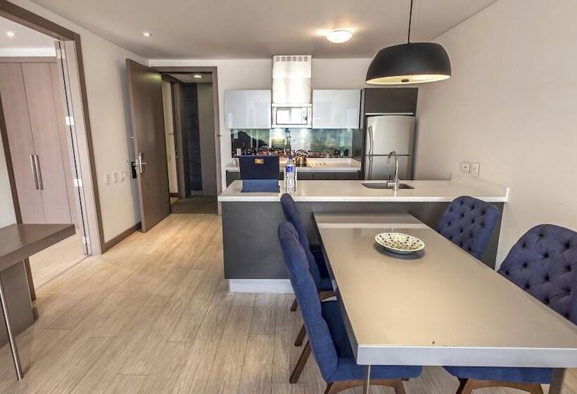 Fotos del hotel 100 Luxury Suites By Preferred:  17