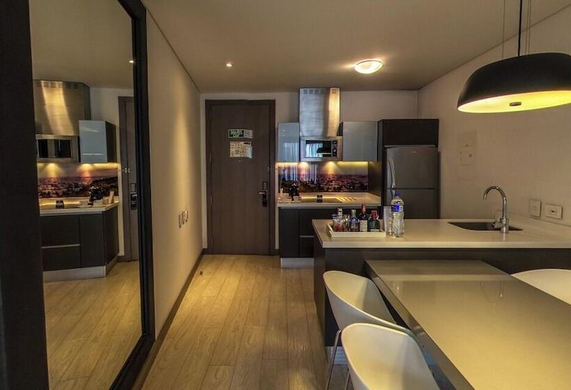 Fotos del hotel 100 Luxury Suites By Preferred:  15