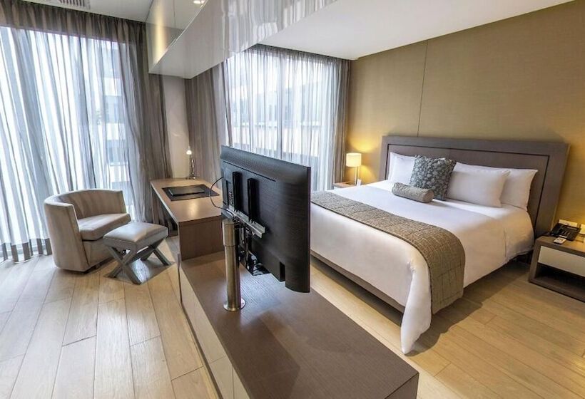 100 Luxury Suites By Preferred