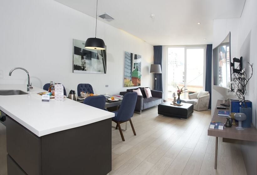 Fotos del hotel 100 Luxury Suites By Preferred:  11