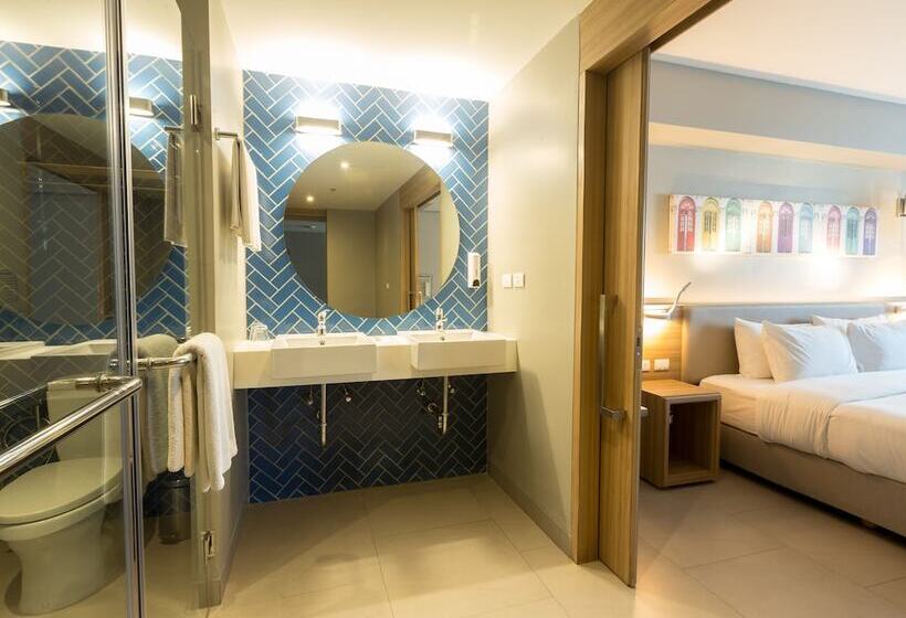 Fotos del hotel Oakwood  Journeyhub Phuket:  8