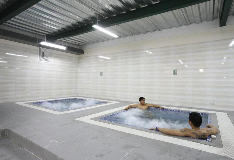 Fotos del hotel Ninety Nine Center:  18