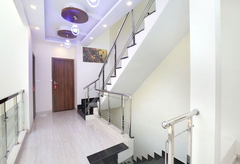 Fotos del hotel Capital O 322  Royal:  2