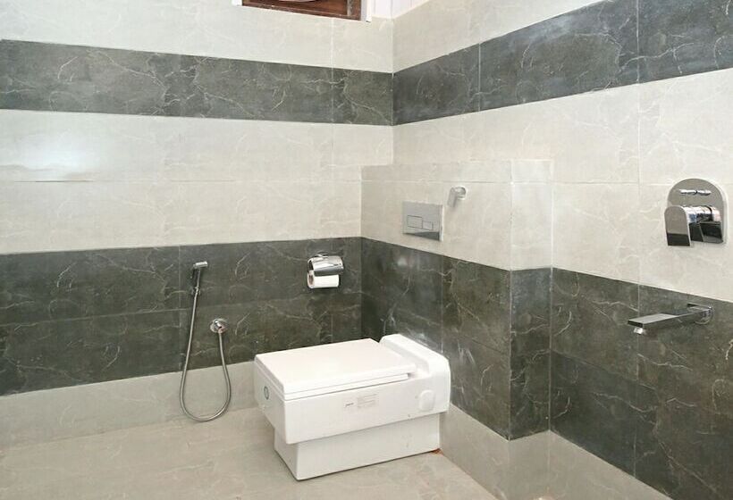 Fotos del hotel Capital O 322  Royal:  4