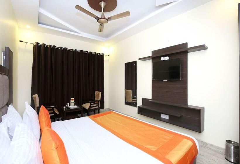 Fotos del hotel Capital O 322  Royal:  11