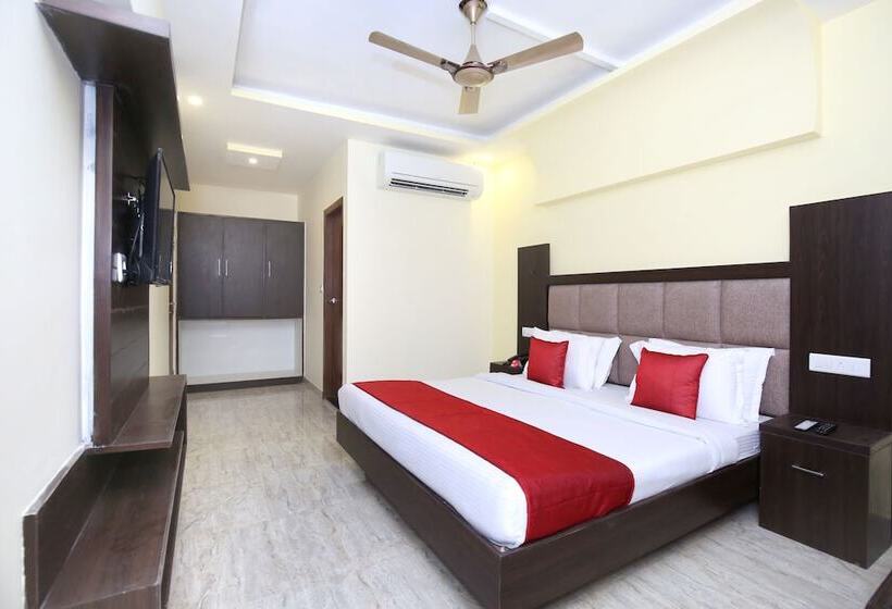 Fotos del hotel Capital O 322  Royal:  17