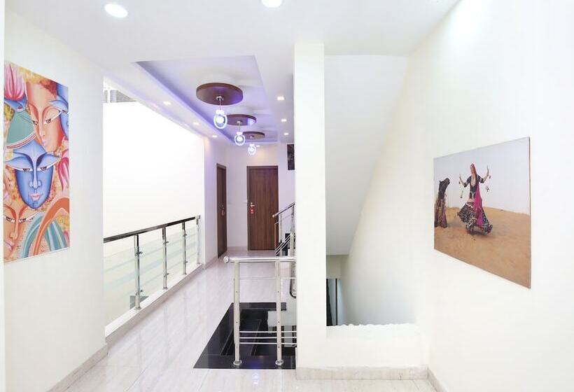 Fotos del hotel Capital O 322  Royal:  16