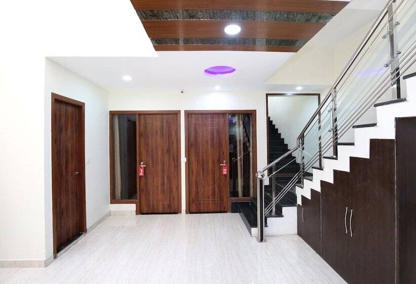 Fotos del hotel Capital O 322  Royal:  12