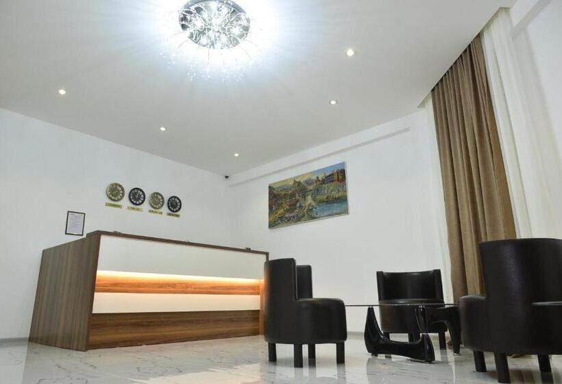 Fotos del hotel King Tom:  13