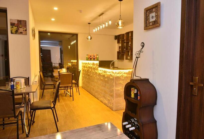 Fotos del hotel King Tom:  5