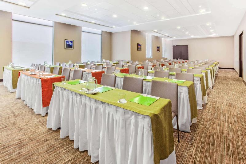 Fotos del hotel La Quinta By Wyndham Santiago Aeropuerto:  23