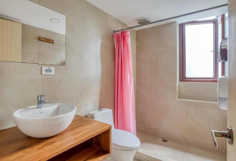 Fotos del hotel Selina Baños:  9