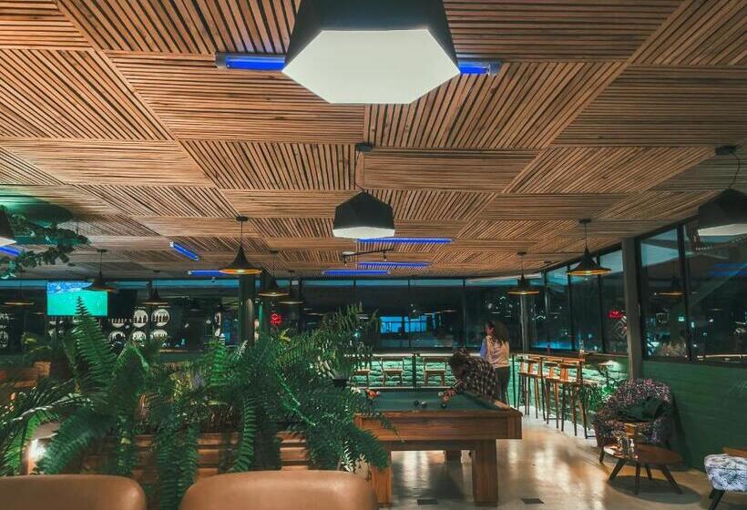 Fotos del hotel Selina Baños:  17