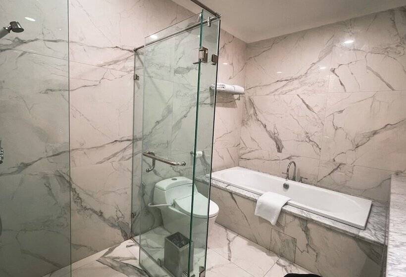 Fotos del hotel The Grantage  & Sky Lounge:  11