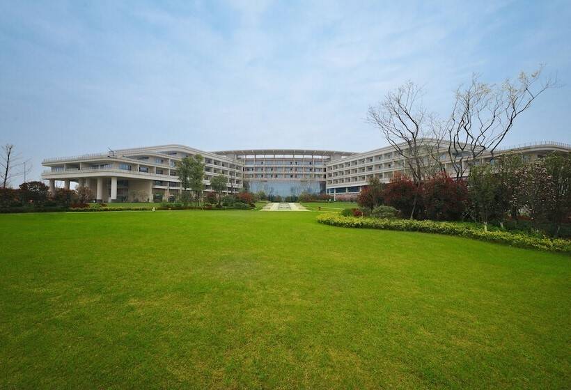 Fotos del hotel Wuhan Liantou Penisula Hotel & Resort:  16