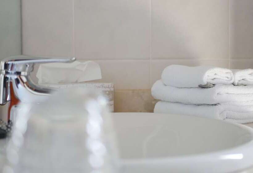 Fotos del hotel La Perla Blanca  Ronda:  5