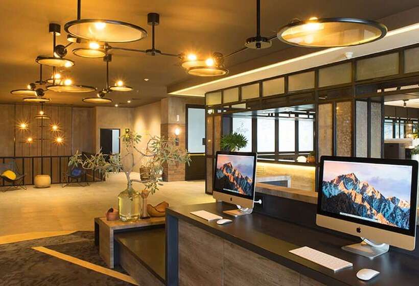 Fotos del hotel Rooms Inc Hotel Pemuda:  9