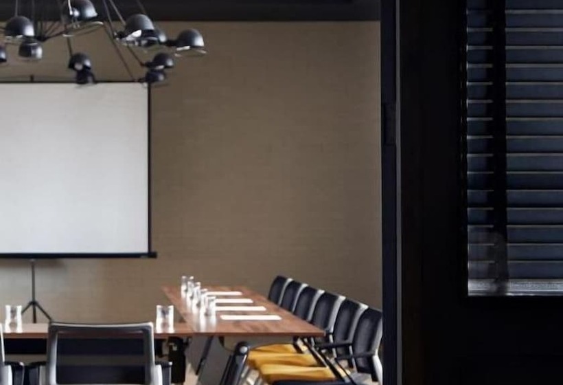 Fotos del hotel Rooms Inc Hotel Pemuda:  11