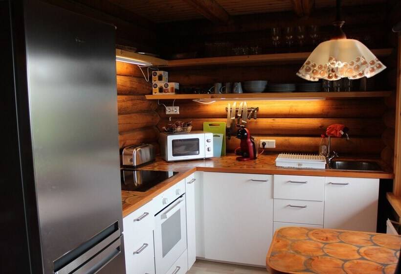 Fotos del hotel Akureyri Log Cottage:  2